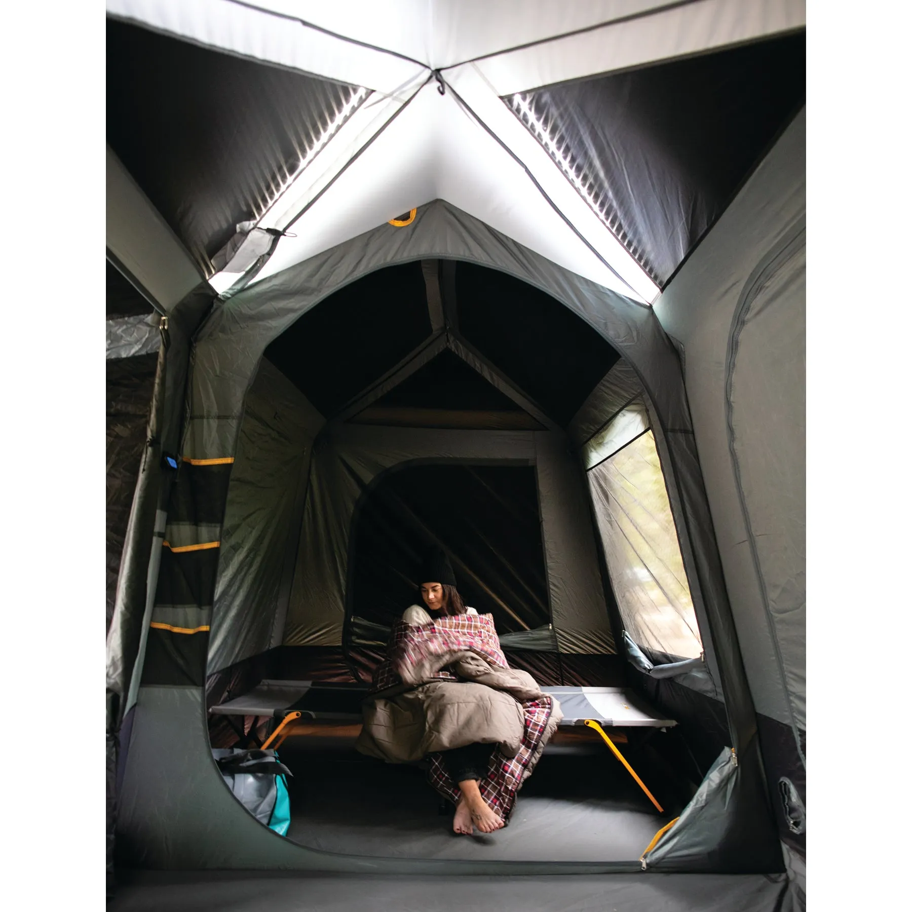 Fast Frame Lumos 12P Lighted Tent