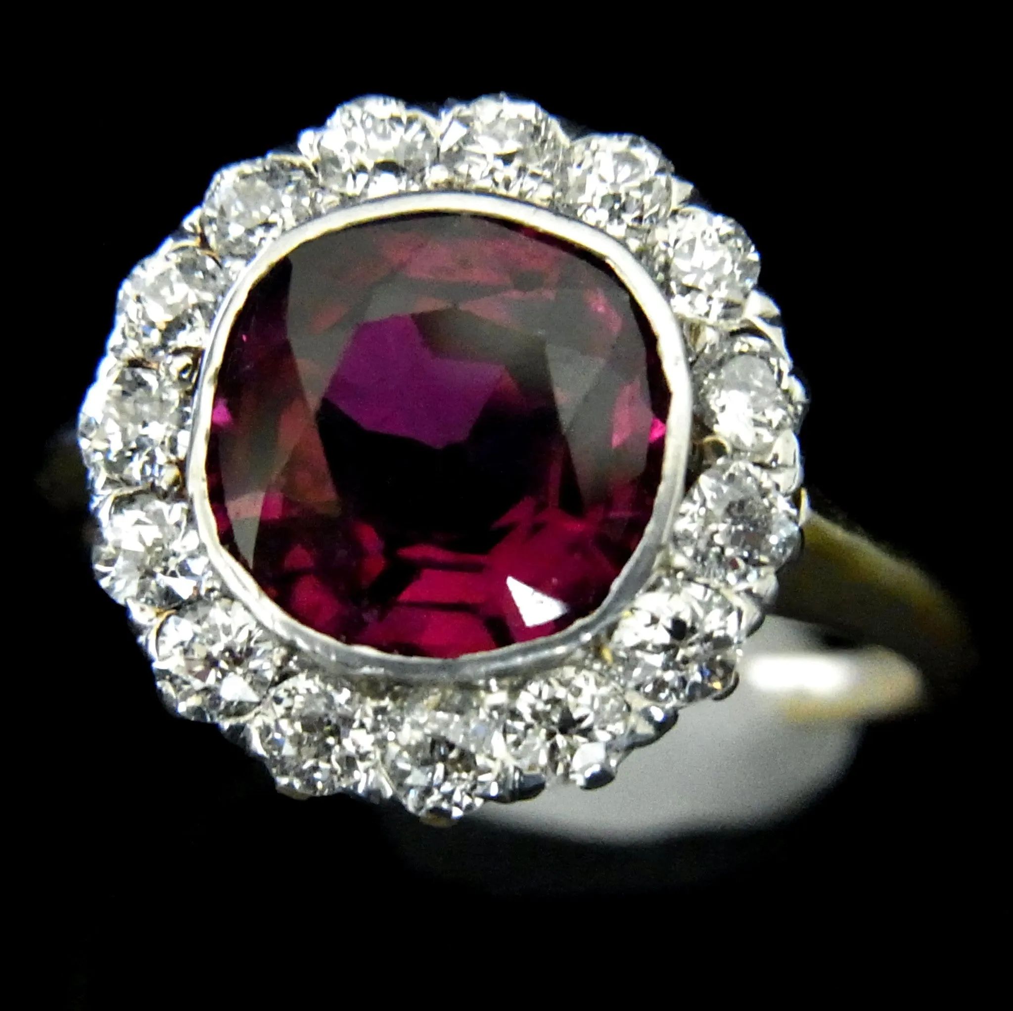 Gorgeous GIA Cert 3Ct Natural Ruby Old Euro Cut Diamond 18k Gold Ring Engagement