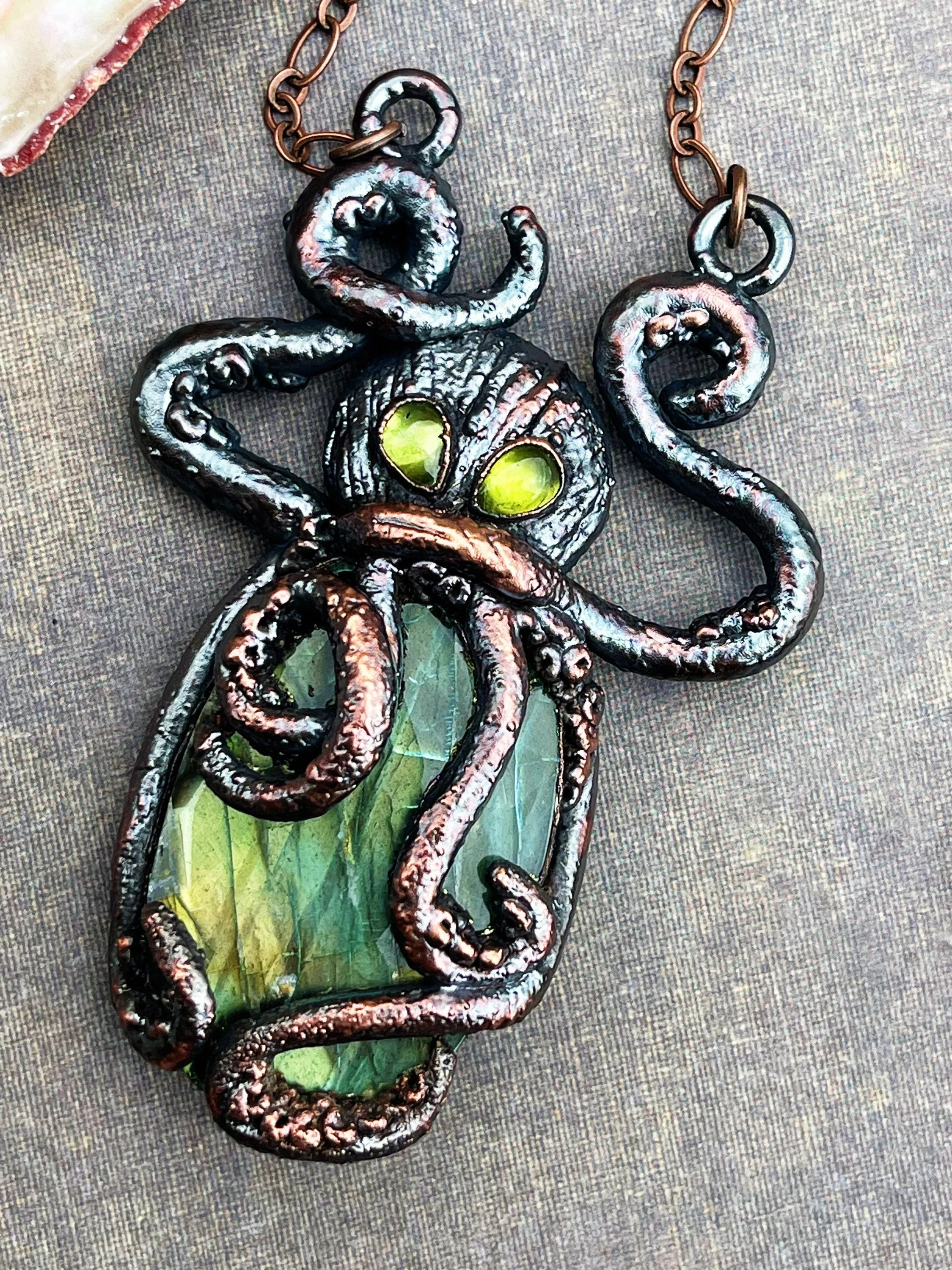 Labradorite octopus