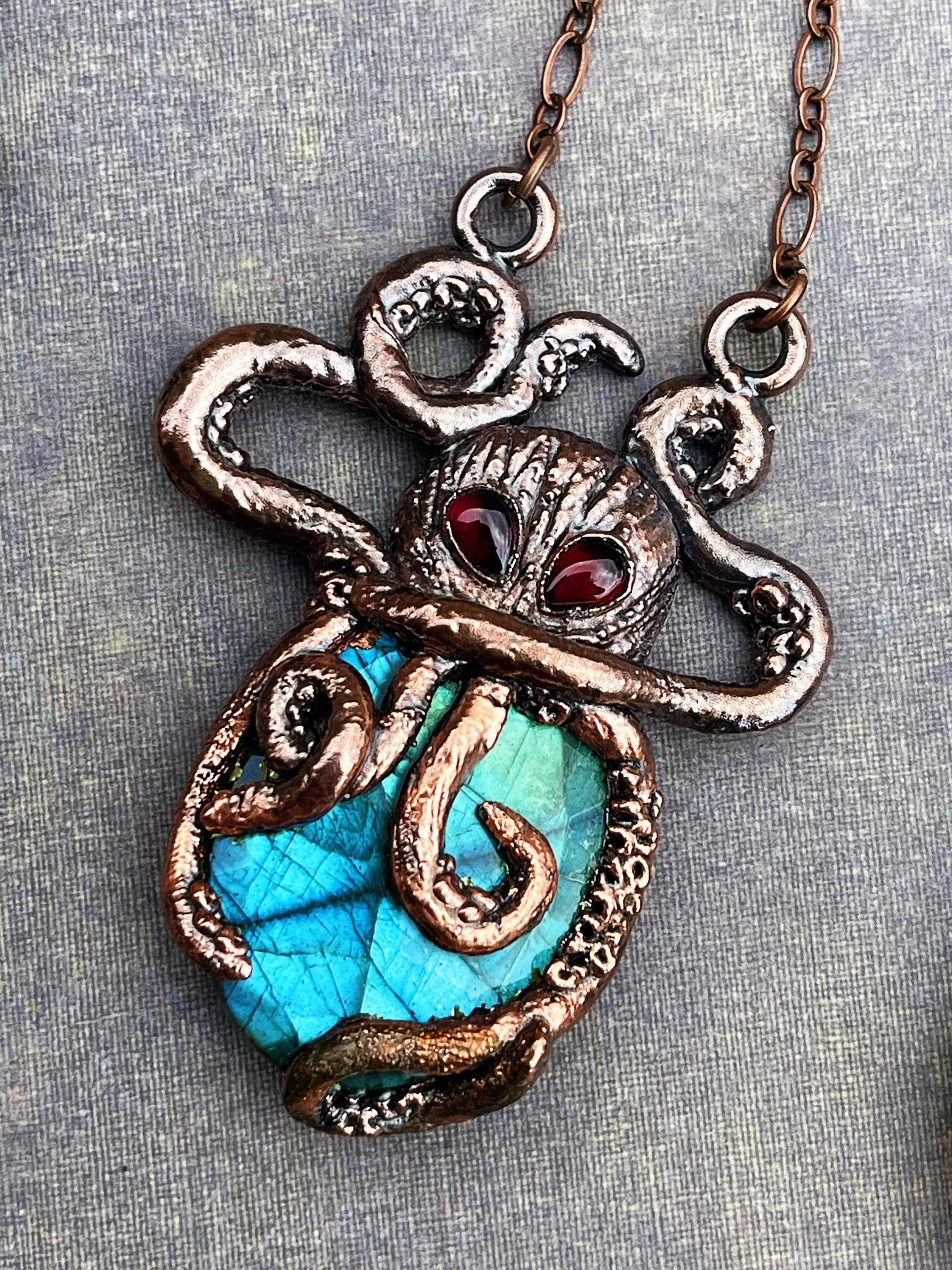 Labradorite octopus