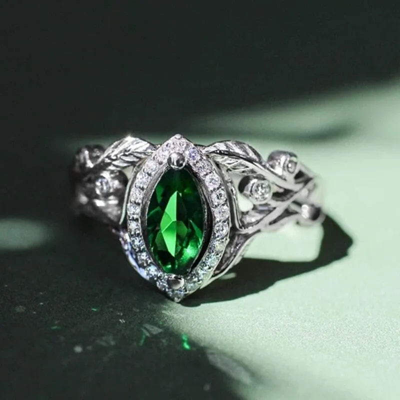 Novelty Classic Emerald Ring - 925 Sterling Silver