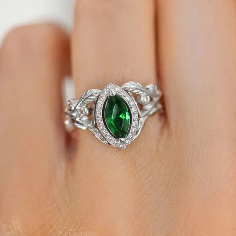 Novelty Classic Emerald Ring - 925 Sterling Silver