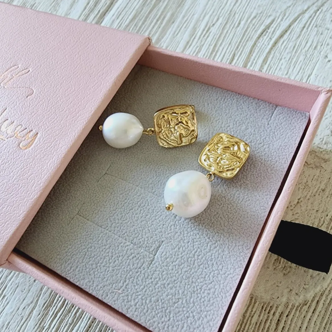 Sophia Pearl Earrings