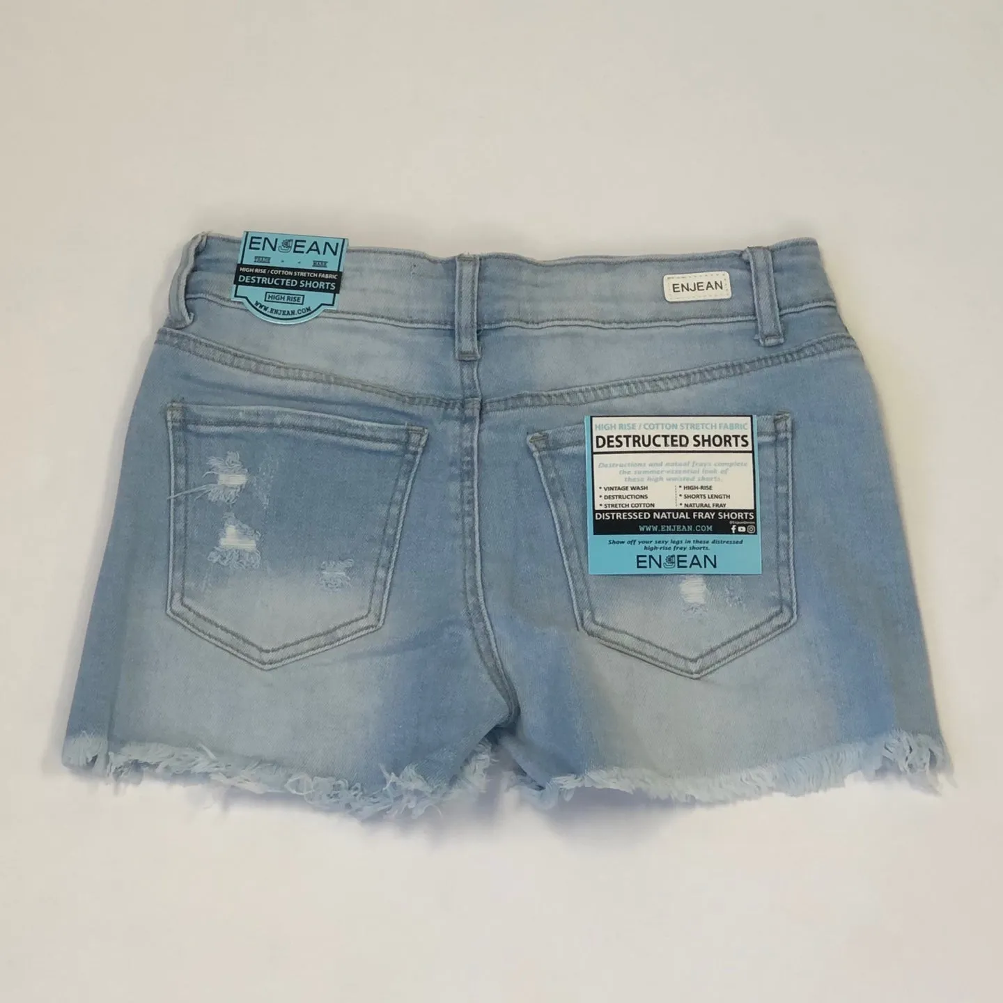 Woman Ripped Denim Short