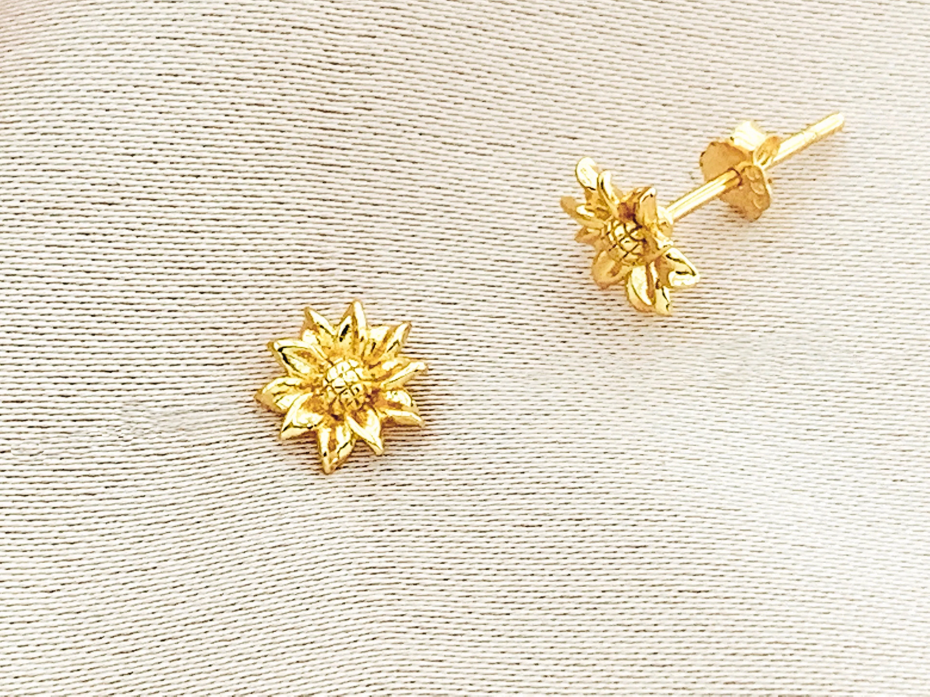 Women's Fashion Daisy Stud Earring