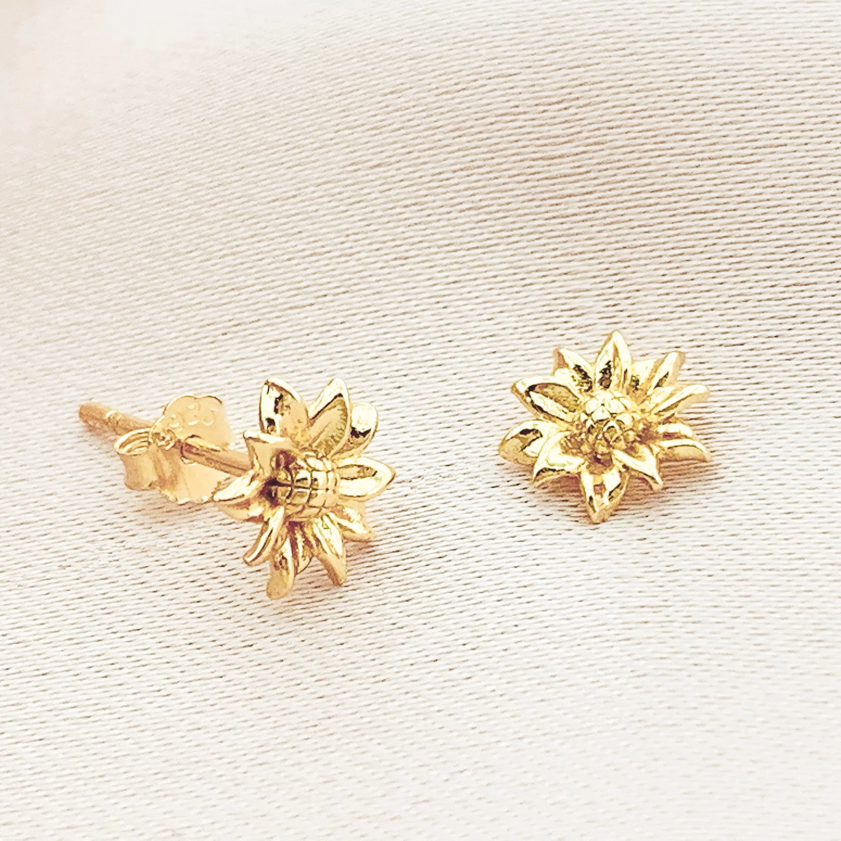 Women's Fashion Daisy Stud Earring