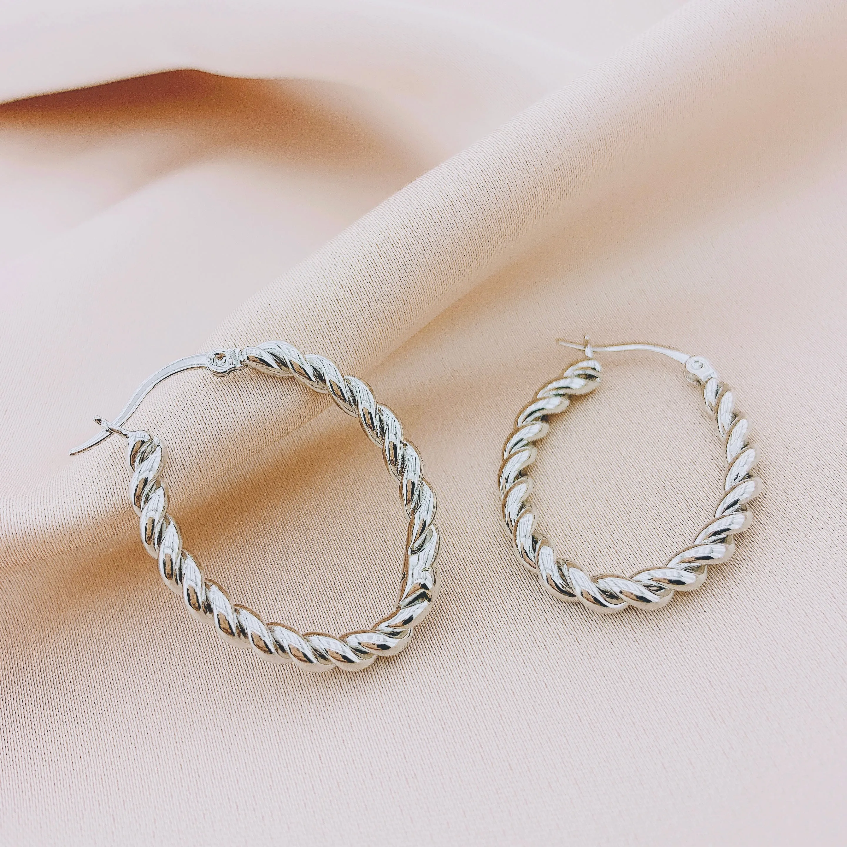 Women's Fashion Rope Hoop Earring